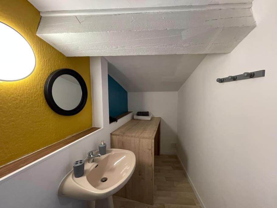 Studio Numero 17 - Carcassonne Centre - 24M2 Appartement Buitenkant foto